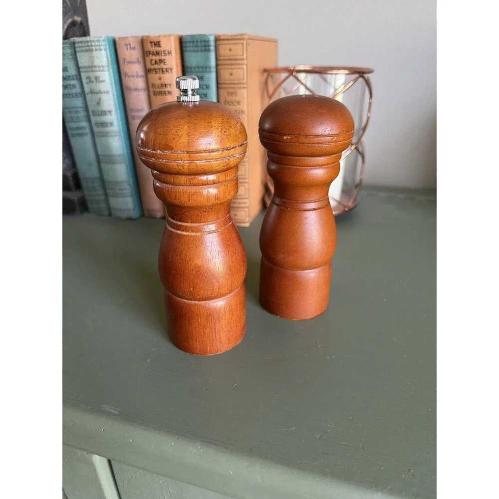 Penzeys Spices Wood Salt Shaker & Pepper Mill Set Gesundheit Grinder Kitchen